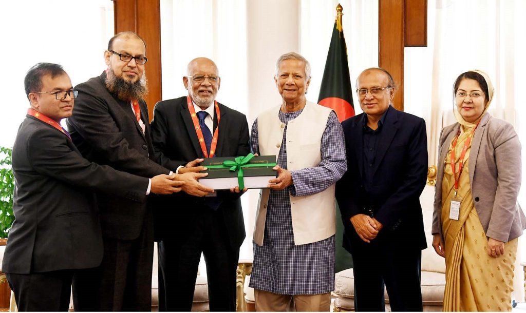 পদোন্নতি বঞ্চিত অবসরপ্রাপ্ত কর্মকর্তাদের আবেদন পর্যালোচনা কমিটির প্রতিবেদন পেশ